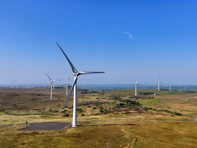 150 &eacute;oliennes chinoises ! TotalEnergies investit 1,2 milliard de dollars dans le plus grand parc &eacute;olien d'Asie centrale