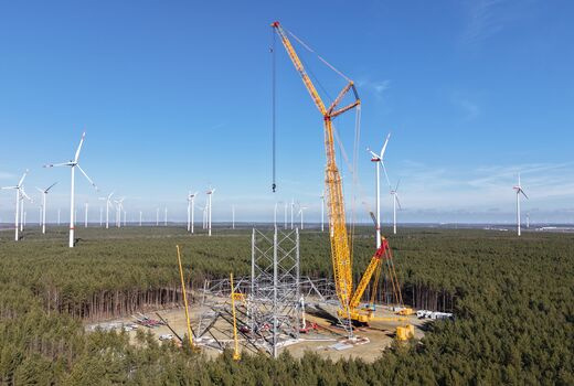 La construction de l'&eacute;olienne la plus haute du monde (365 m) reprend